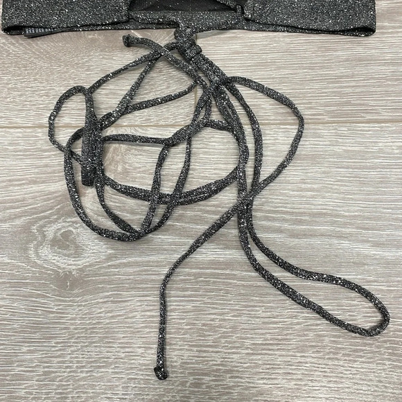 NWT Urban Outfitters Backless Crop Top Black Metallic Silver Strappy Tie Back M - Picture 8 of 13